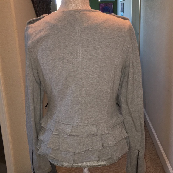Great ruffle jacket. Good condition and quality - Picture 3 of 6